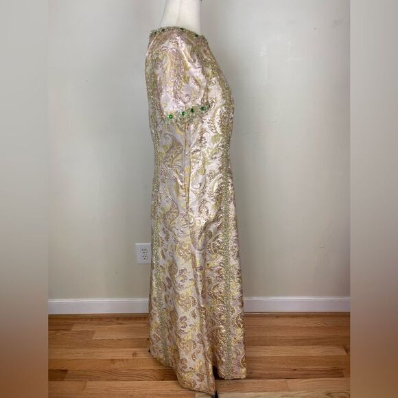 1960s Handmade Golden Brocade Short Sleeve Gown - Picture 4 of 10